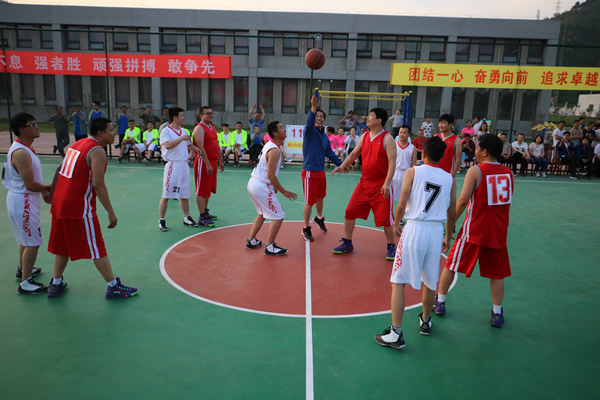 黃陵公司成功承辦“黃陵華山杯”第一屆職工籃球賽